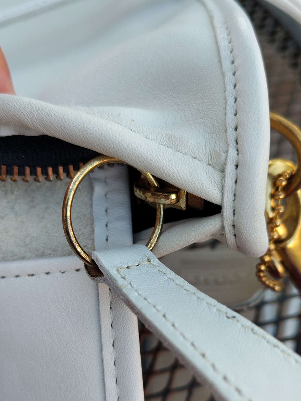Vintage Coach Leather Swinger Crossbody Shoulder Bag Bone White Classic 80s USA - Picture 11 of 16